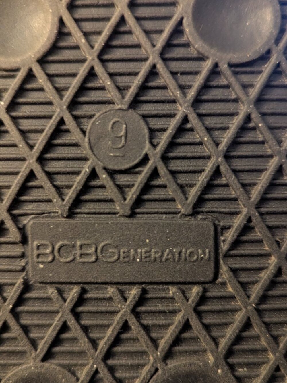 BCBGENERATION Slides - Picture 7 of 7